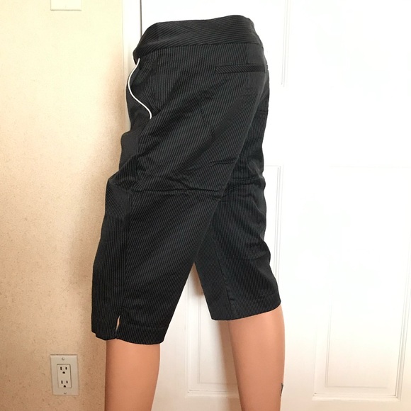 Bebe black & white pinstriped shorts in good condition. Sz 6. - Picture 4 of 14